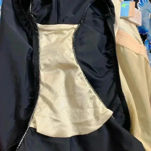 Le Cove One Piece swim suit w Attached Skirt,  blue/black/silver Size 20W - Picture 11 of 12